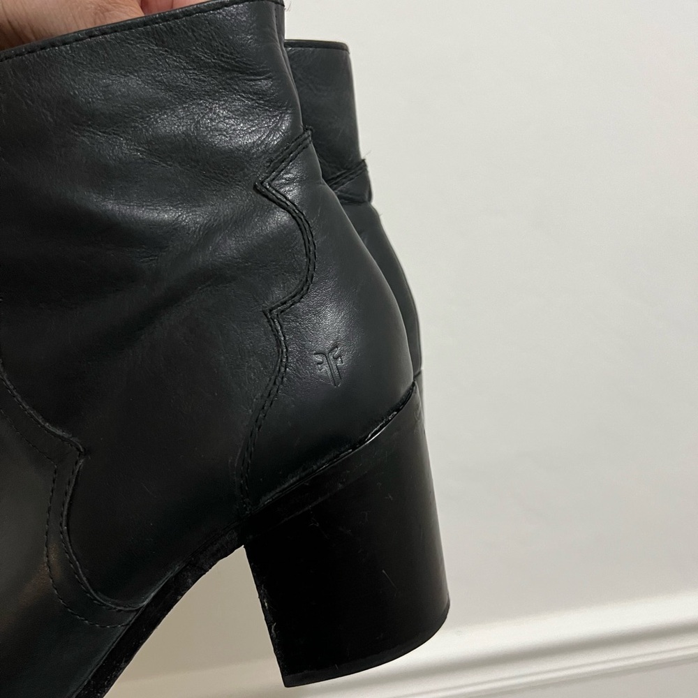 Frye Flynn Short Inside Zip Black Leather Boots Size 11 - Picture 9 of 15
